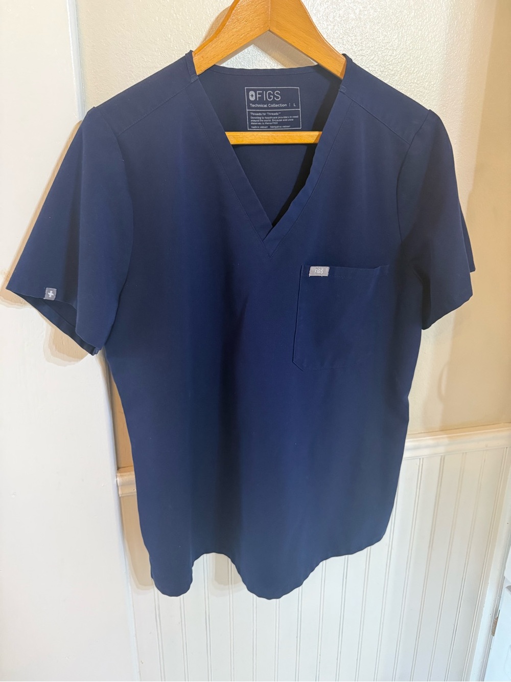 Figs Women’s V-Neck Scrub Top in Navy Blue